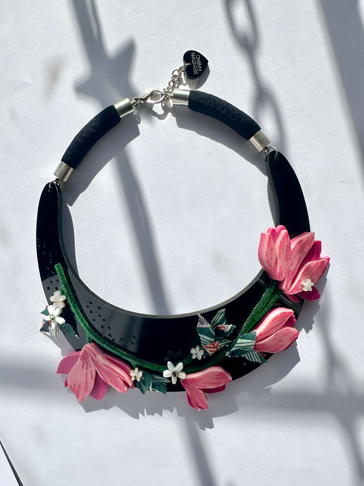 Collar Flora
